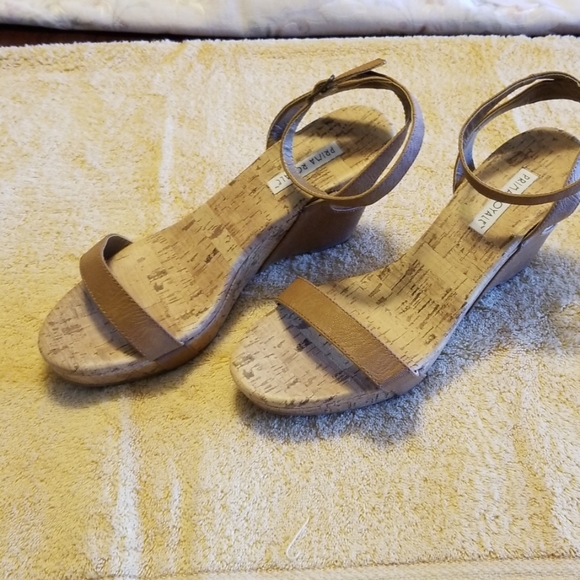 Sandal - Picture 1 of 2